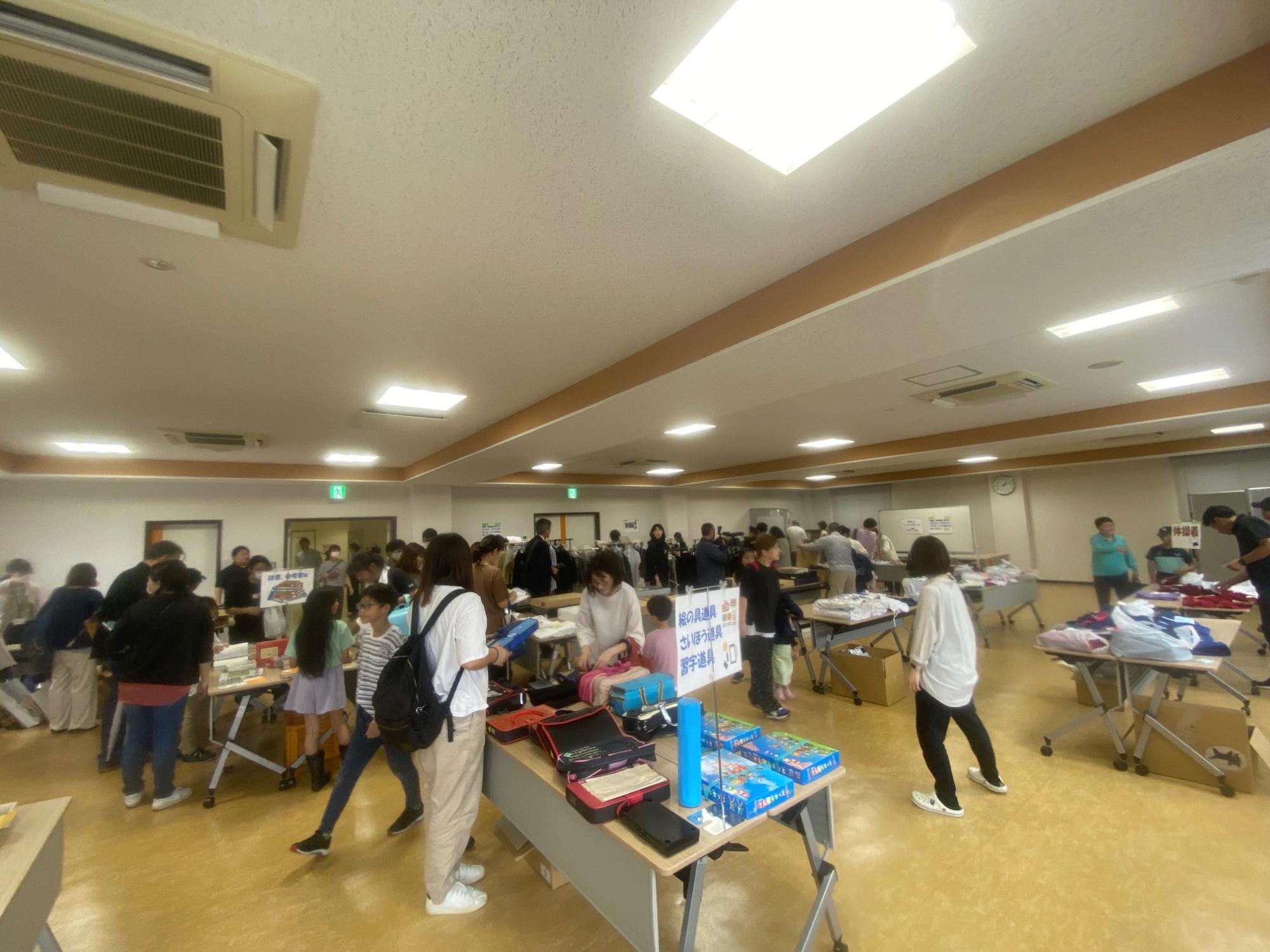 リユース会盛況の画像