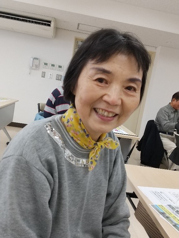女性の笑顔写真