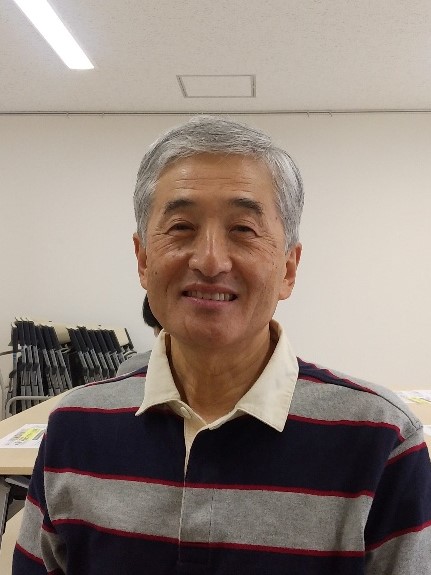 男性の笑顔写真