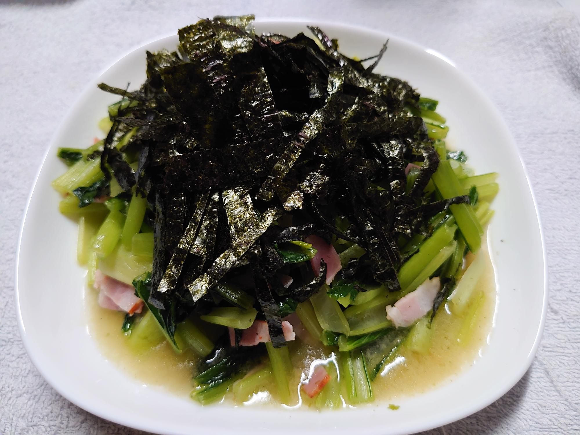 小松菜とベーコンの炒め物