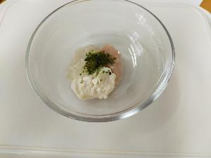 2.ボールに入れて混ぜる(お好みで青のり粉も)