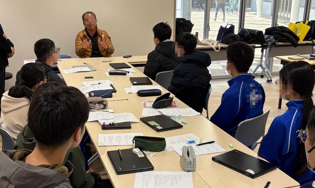 市内経営者による講話の様子