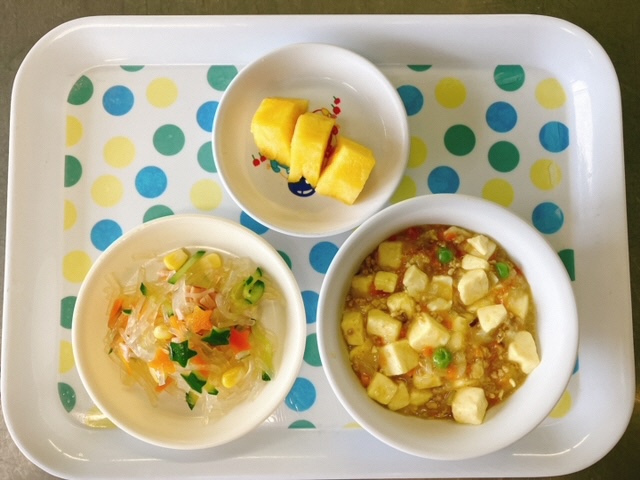 豆腐のカレー煮と春雨のバンサンスーの写真