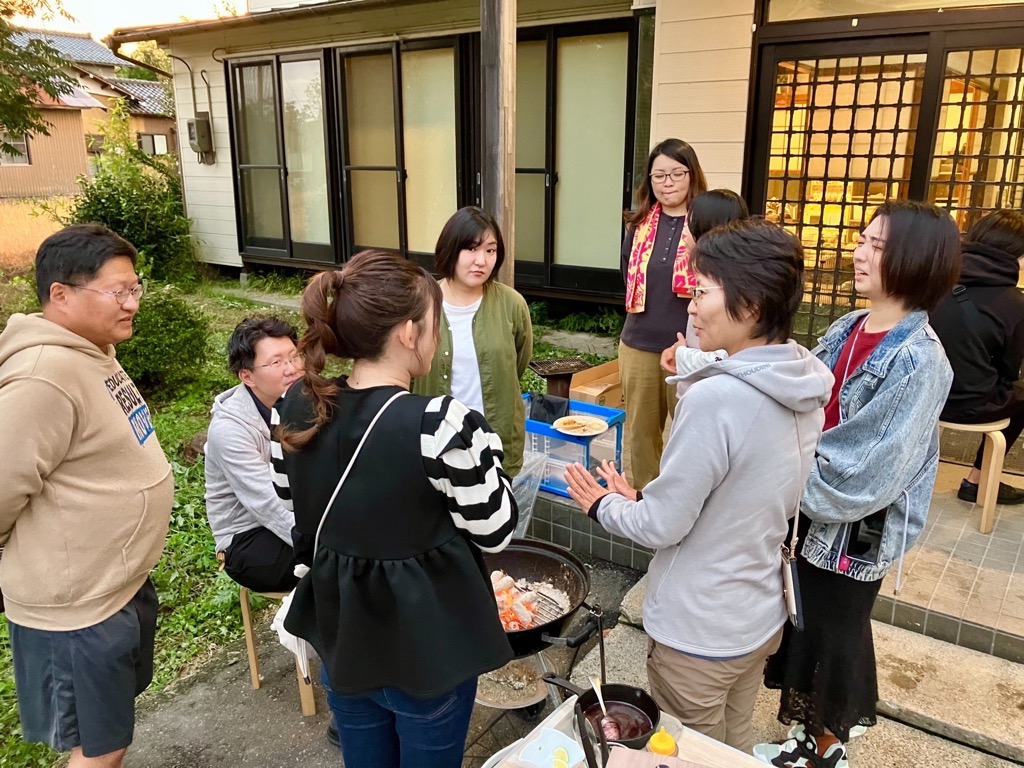 暖まりながら移住あるある等を話して交流中