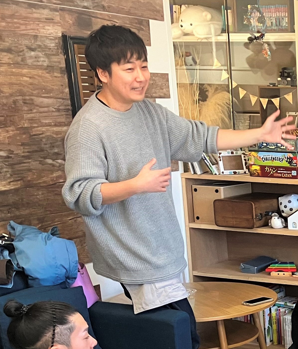 ゲームの紹介ややり方の説明をしてくれた内山さん
