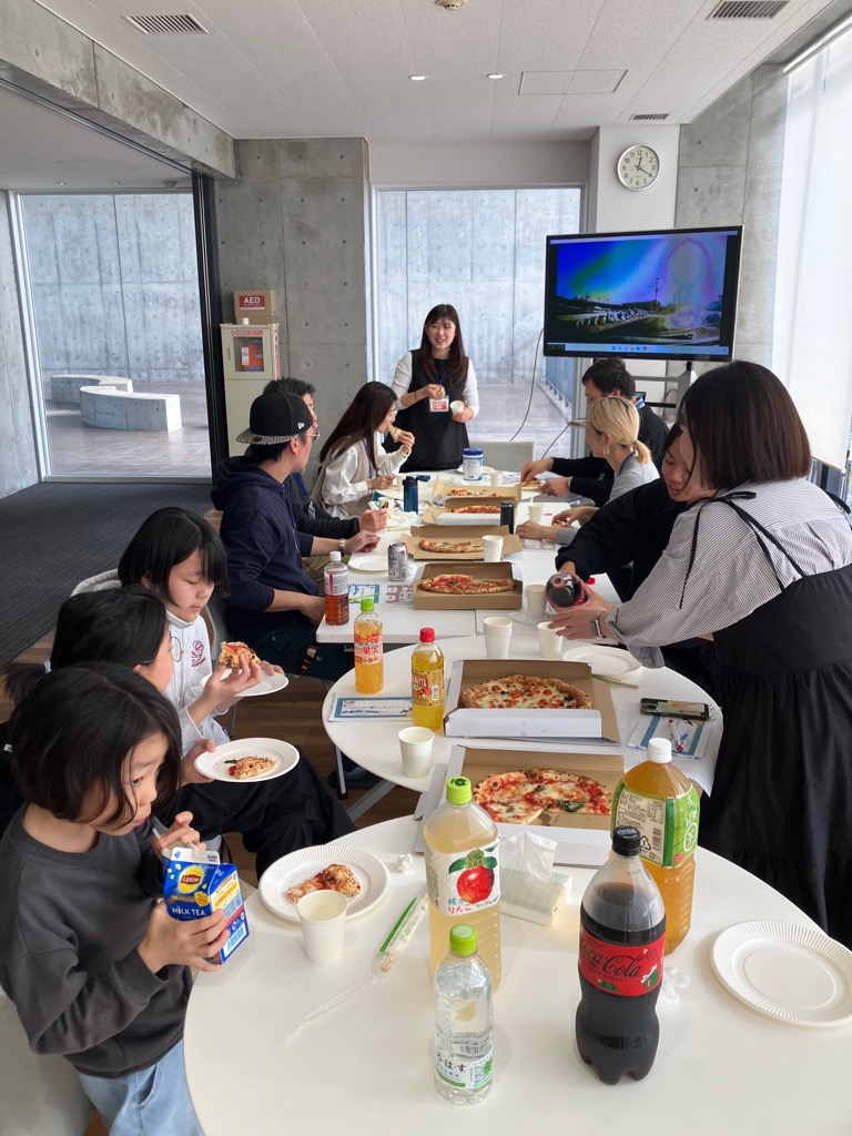 ピザパしながら交流中