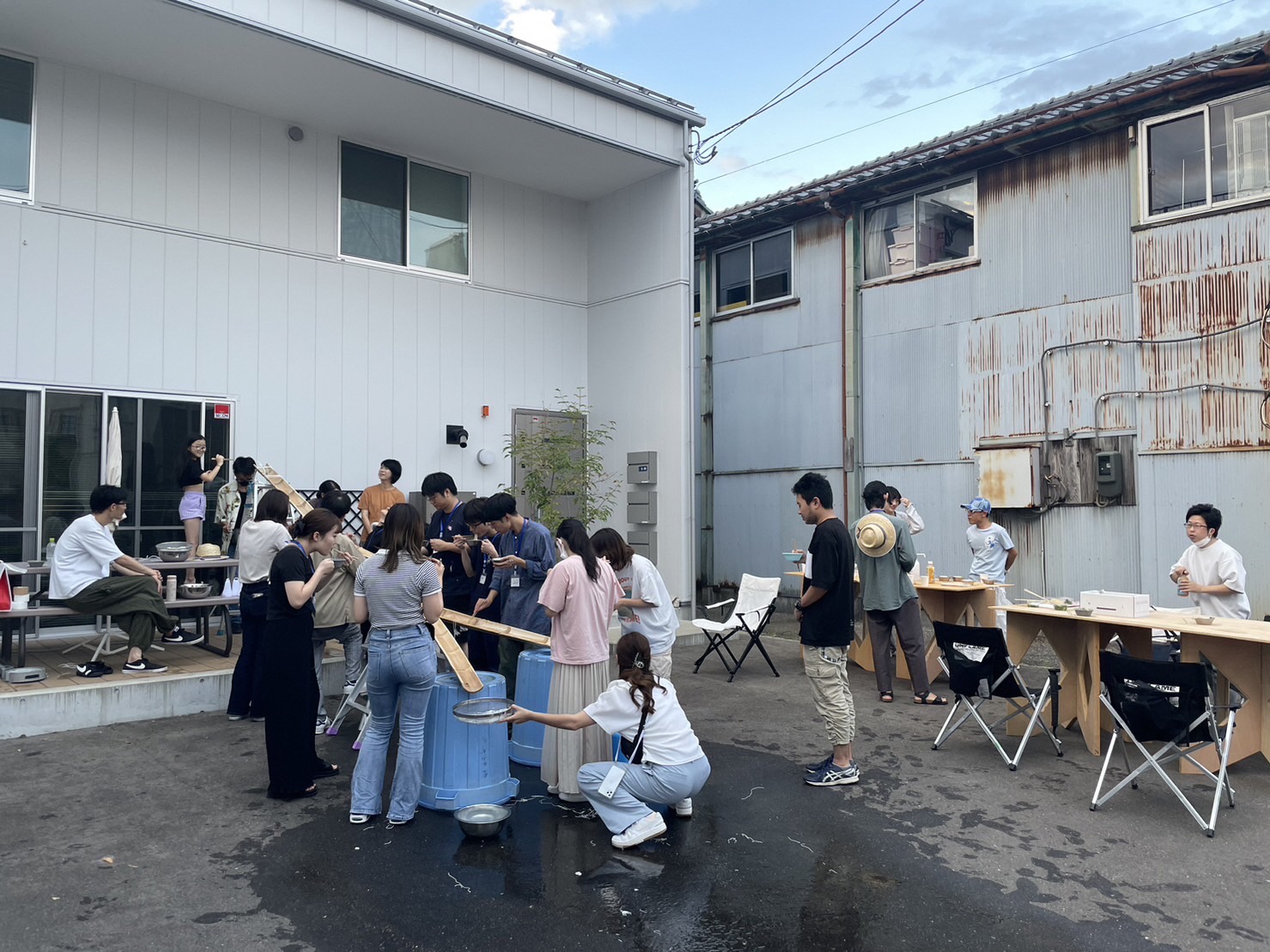 そうめんを食べている様子