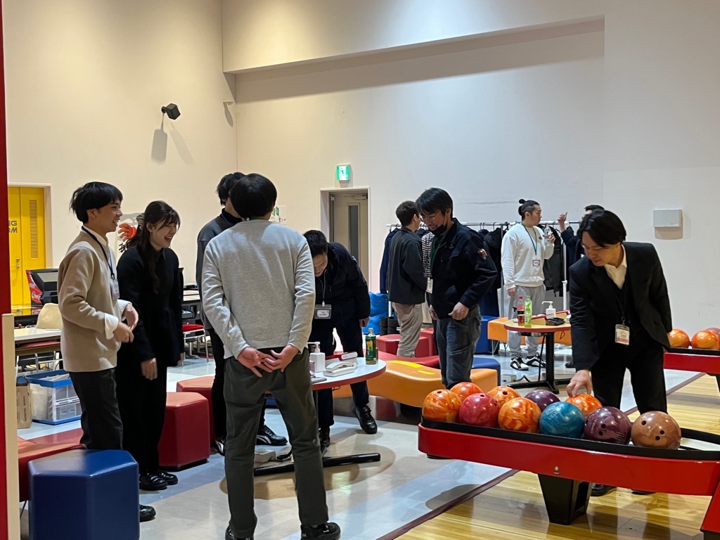 同じチームになった方に自己紹介中