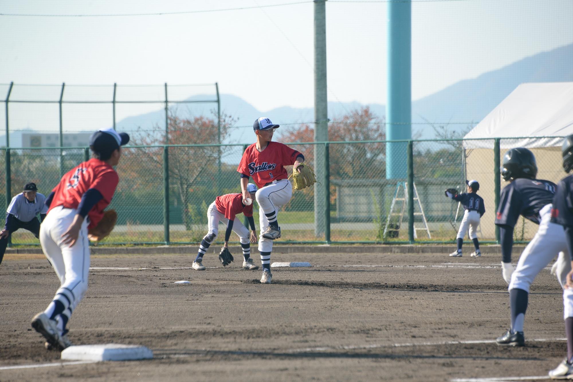 スワローズカップ燕市の選手たち