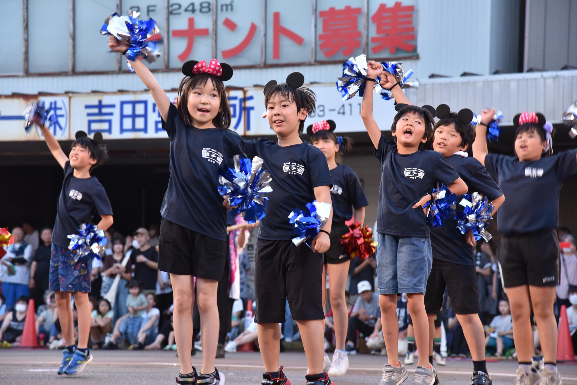 踊りの披露の様子