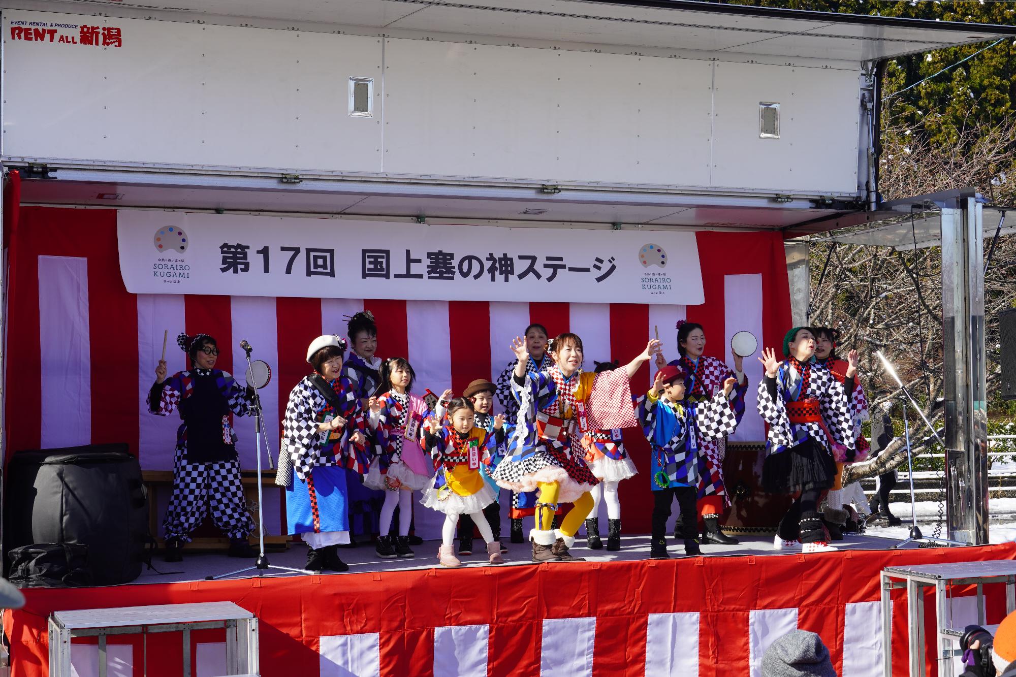 ステージイベント華やぎちんどん隊