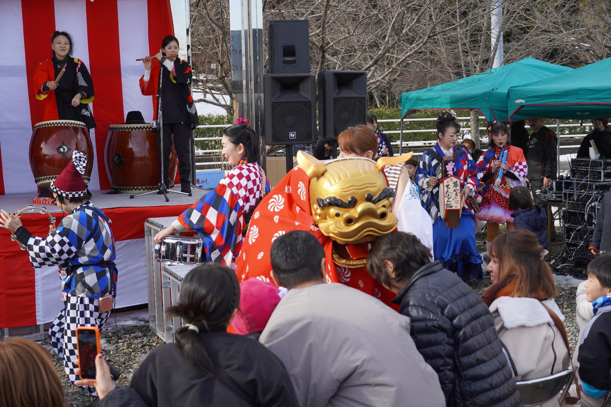 ステージイベント万歳獅子舞