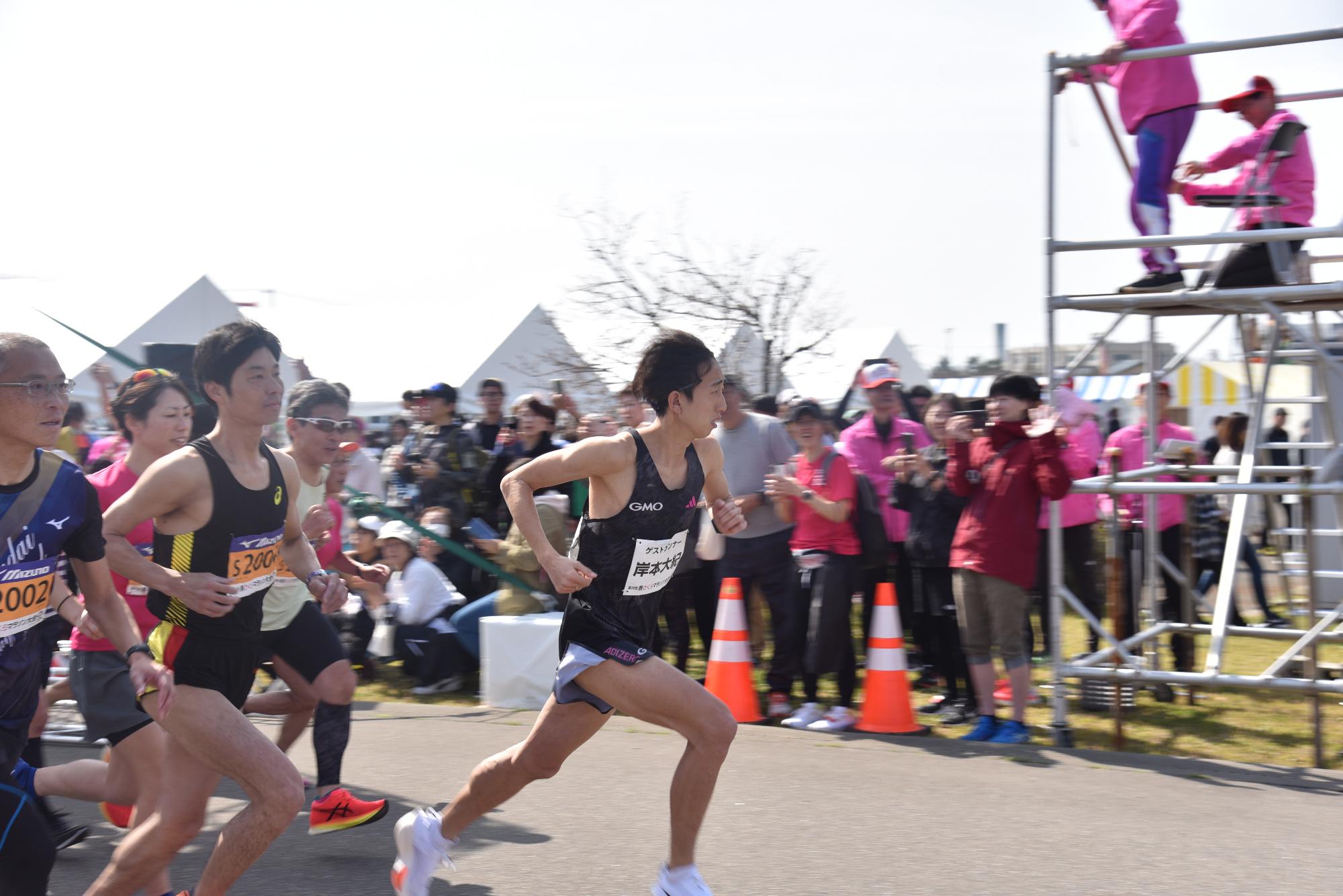 ゲストランナーとして走る岸本さん