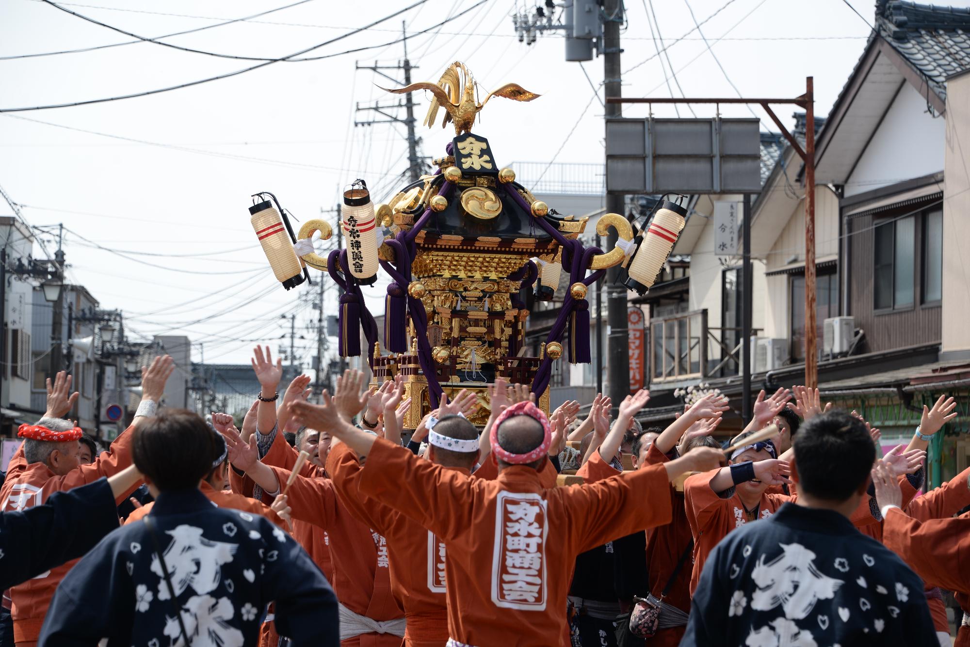 分水神輿の渡御