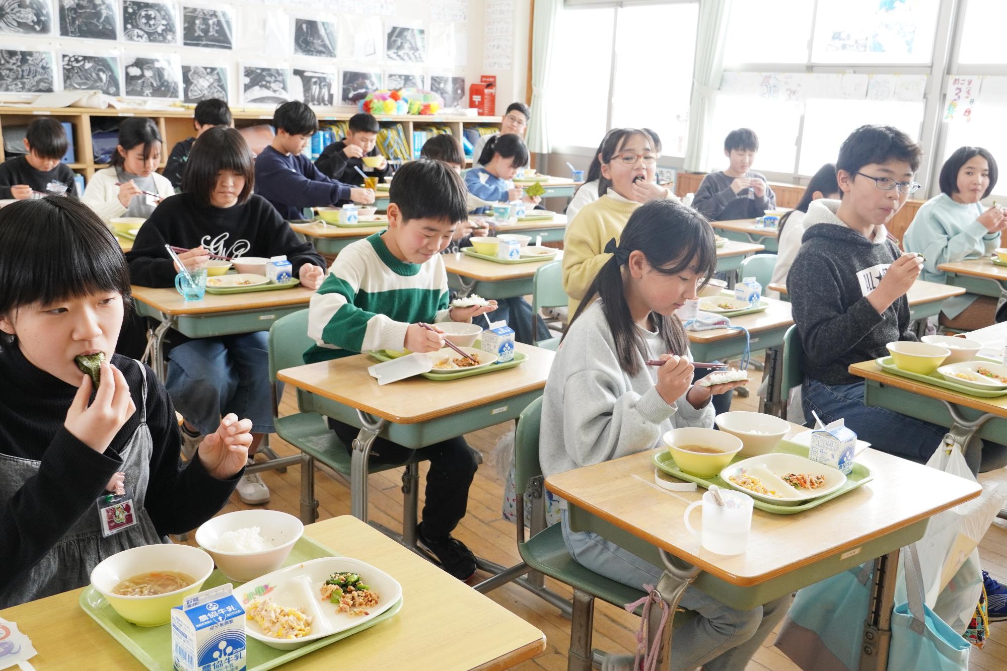 給食