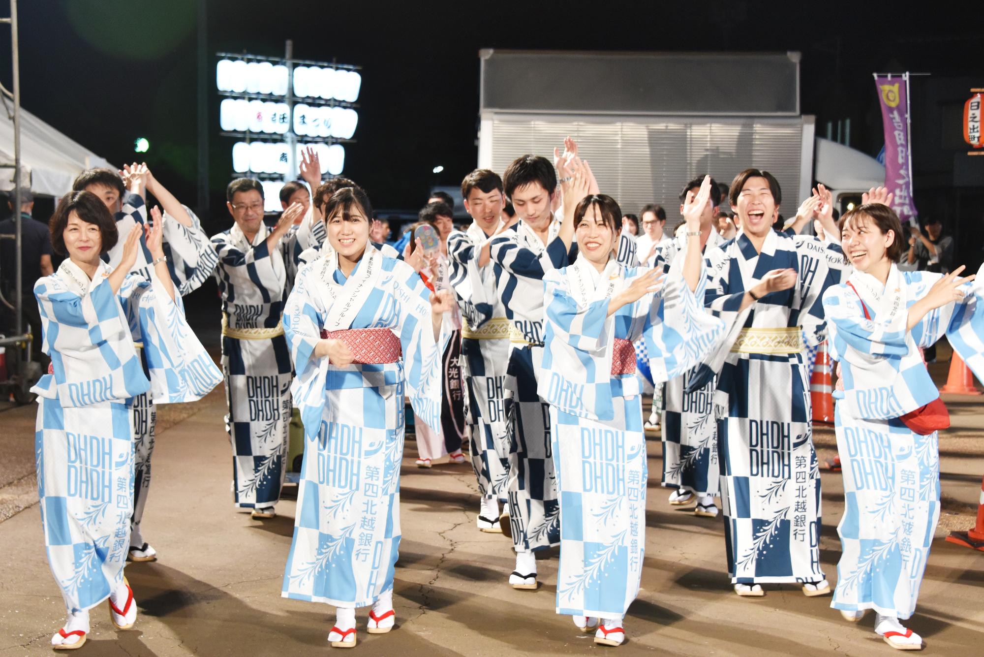 民謡流しの様子
