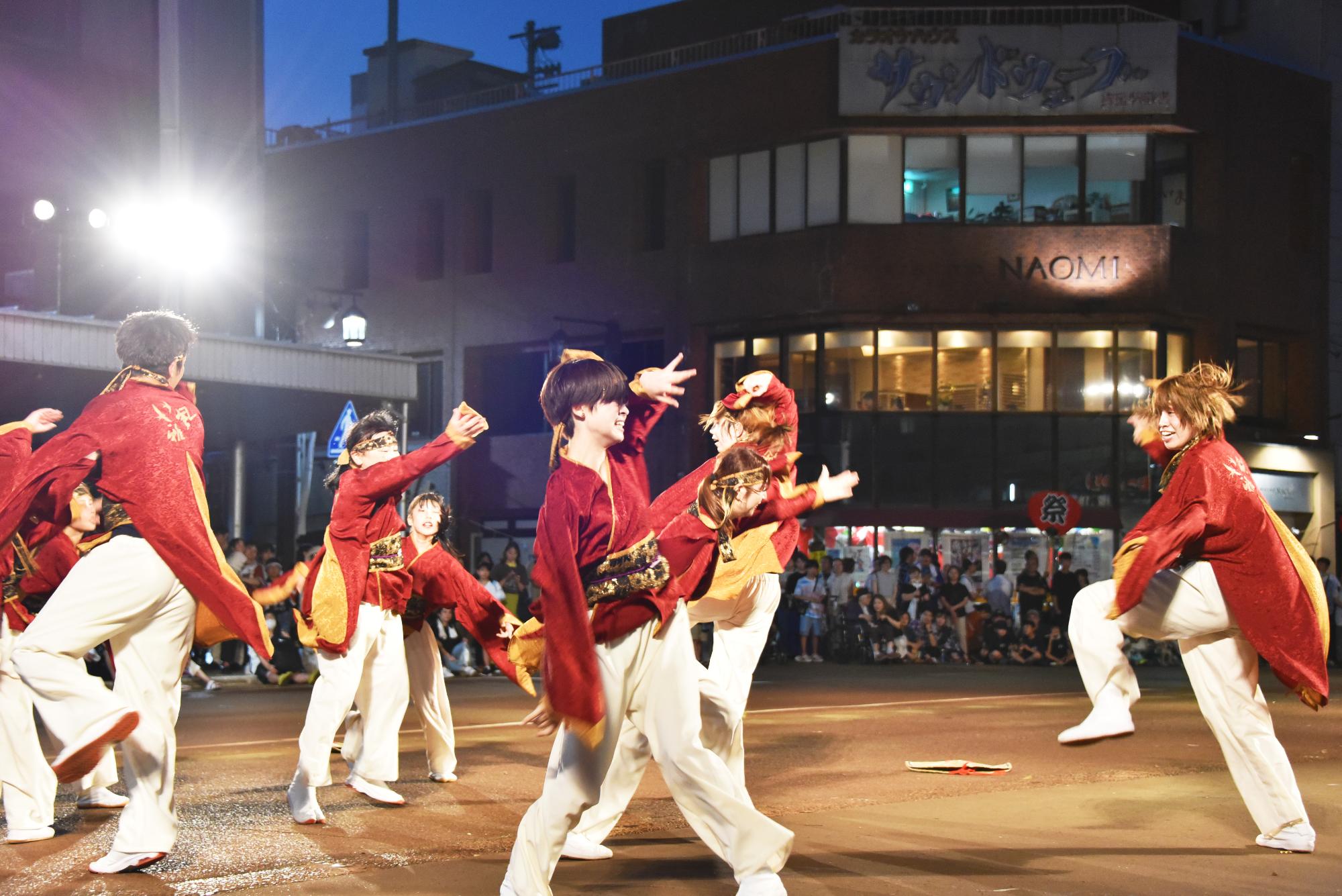 踊りの披露