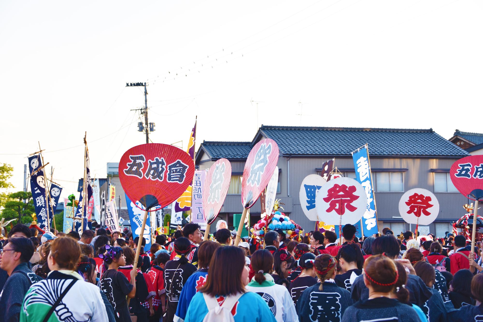 子ども神輿の披露