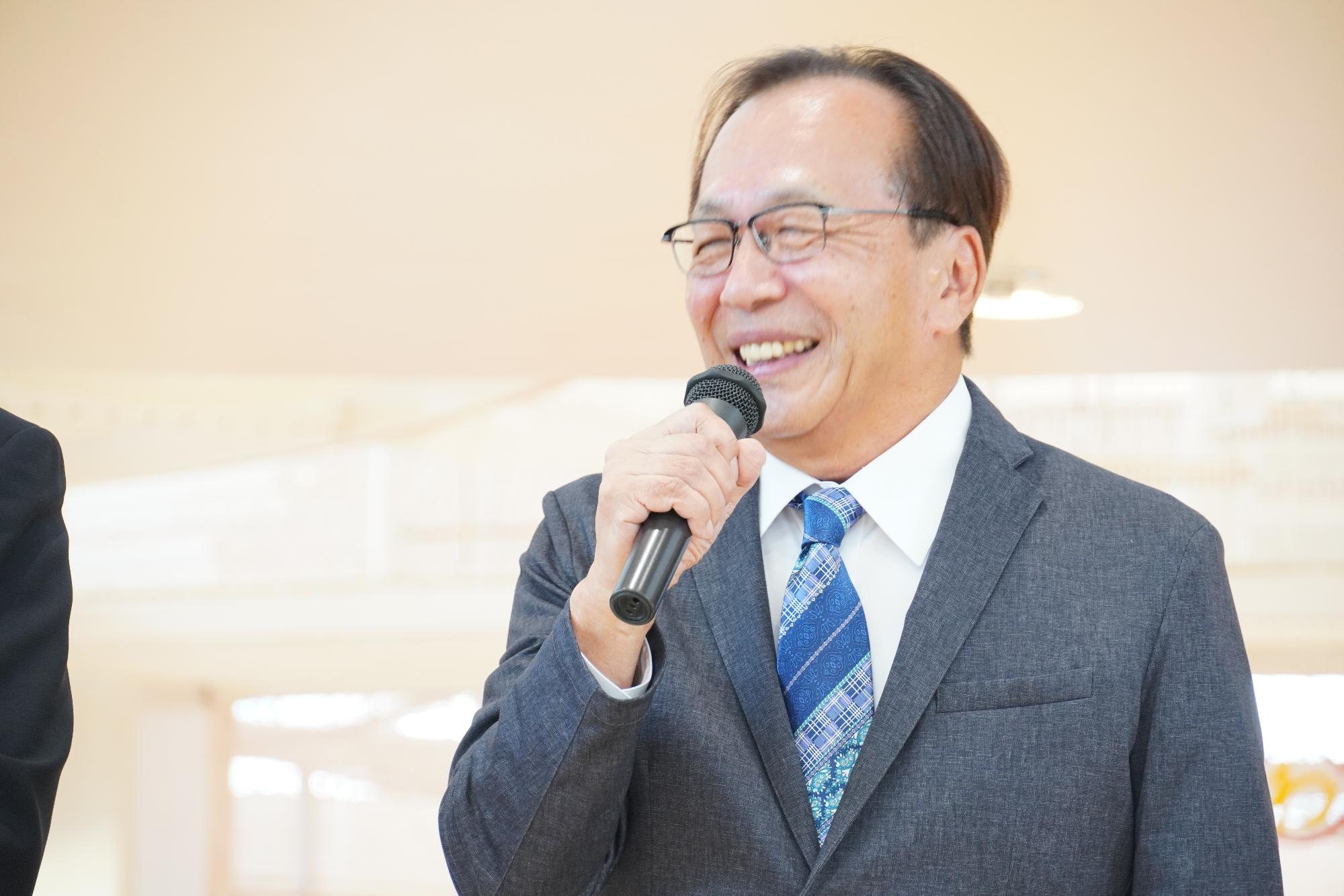 田中秀幸さんがお話している様子