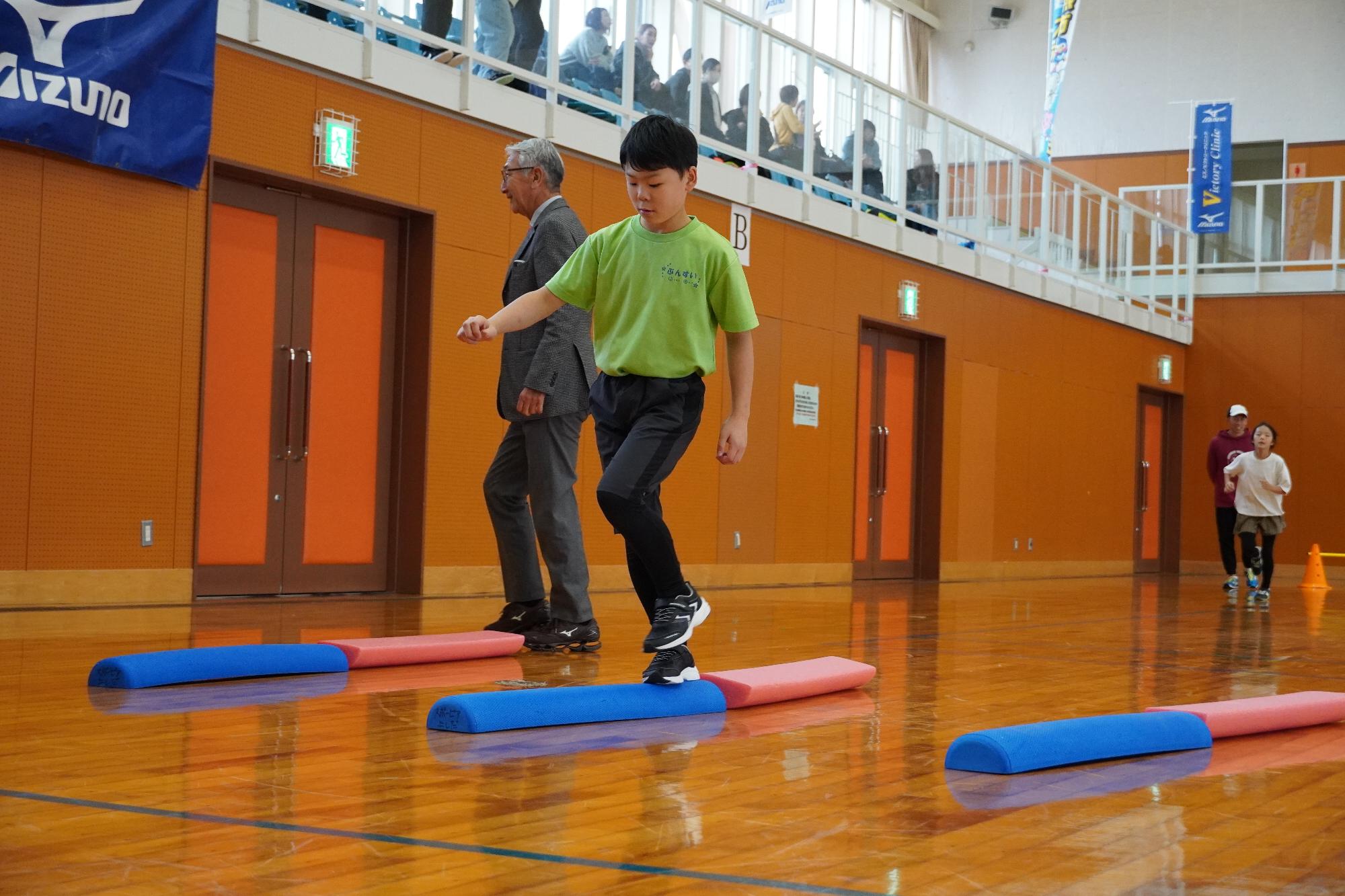 上手に渡す様子
