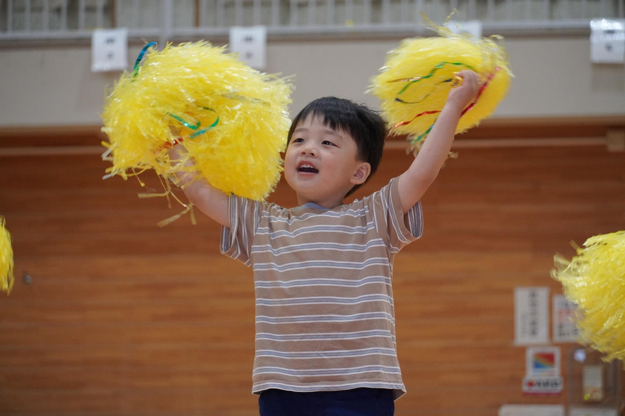 ダンスしている子ども