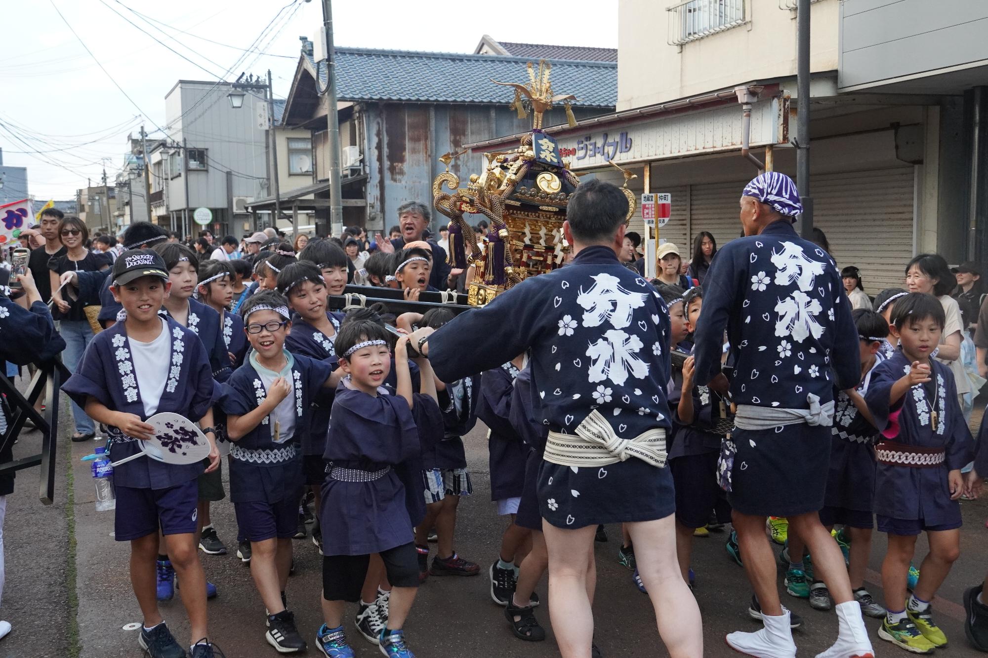 子ども神輿