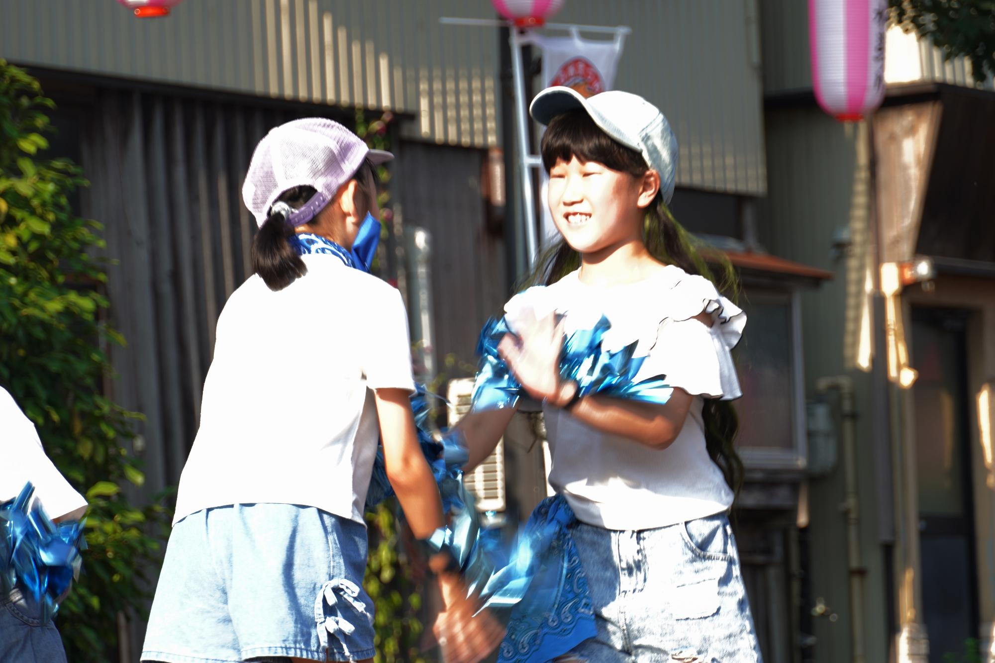 ダンスを披露している様子