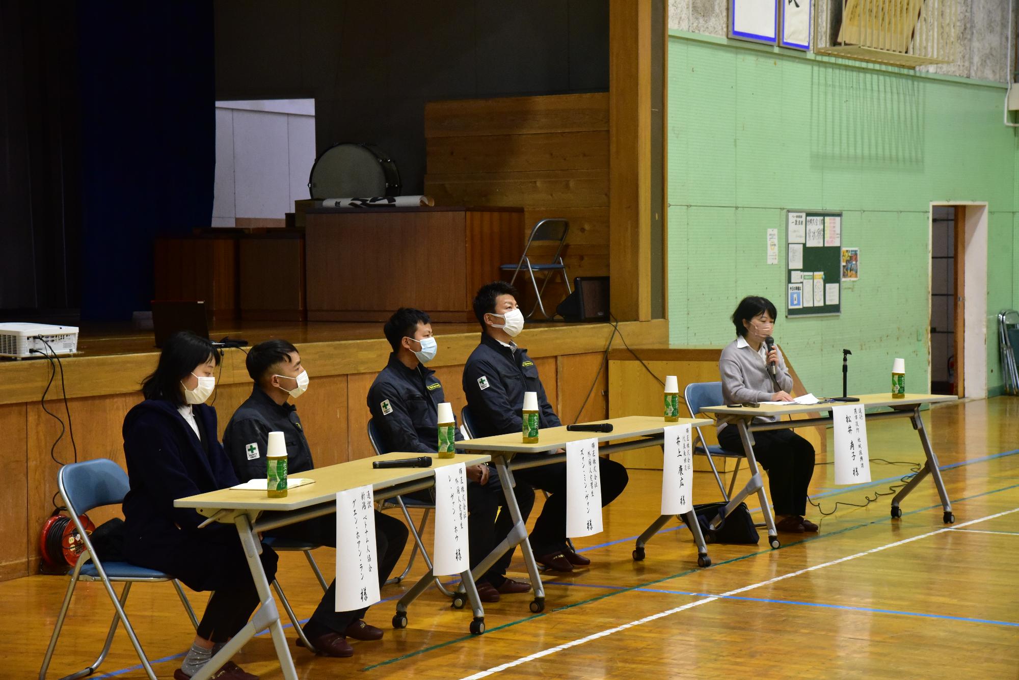 5人の講師の写真