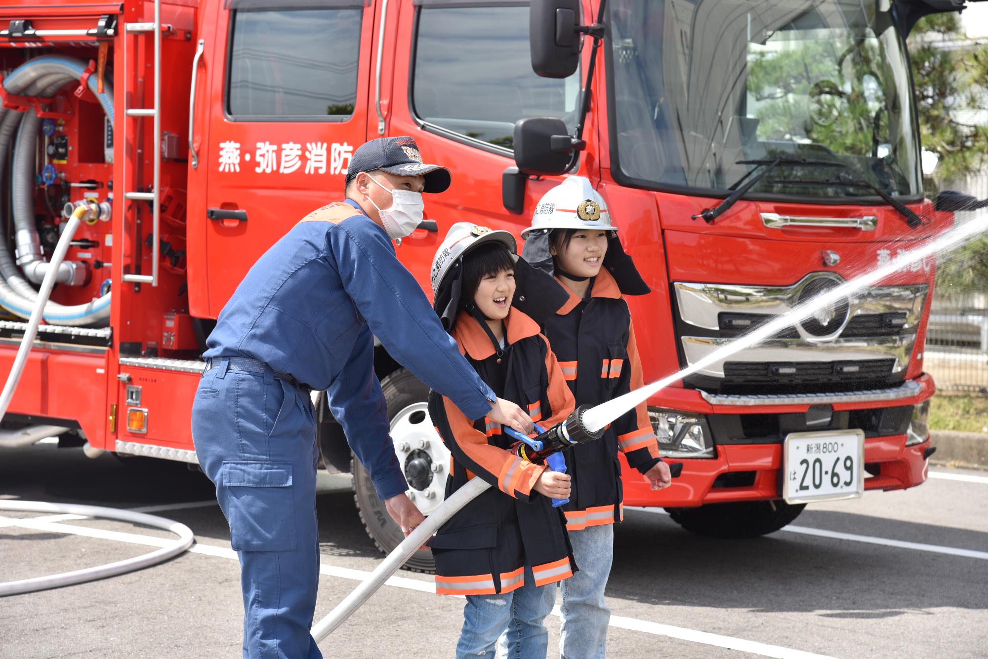 職業体験をするこどもたち