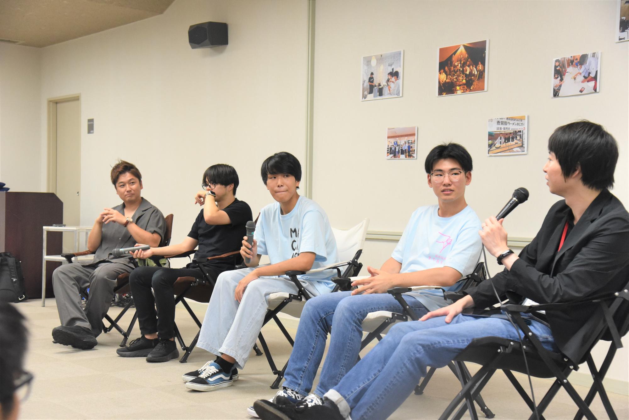 5人のトークセッションの様子