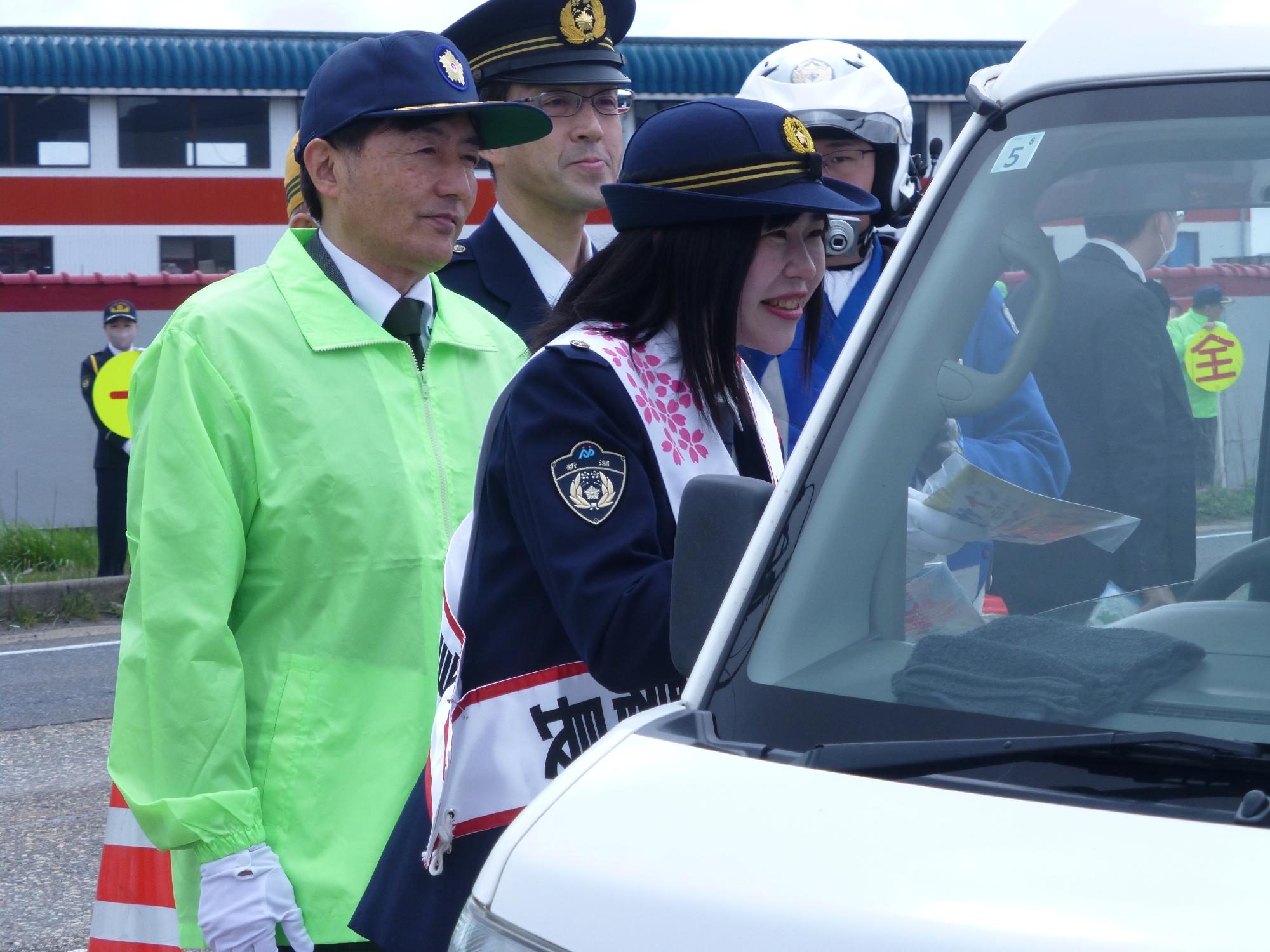 令和7年_特別街頭指導の様子