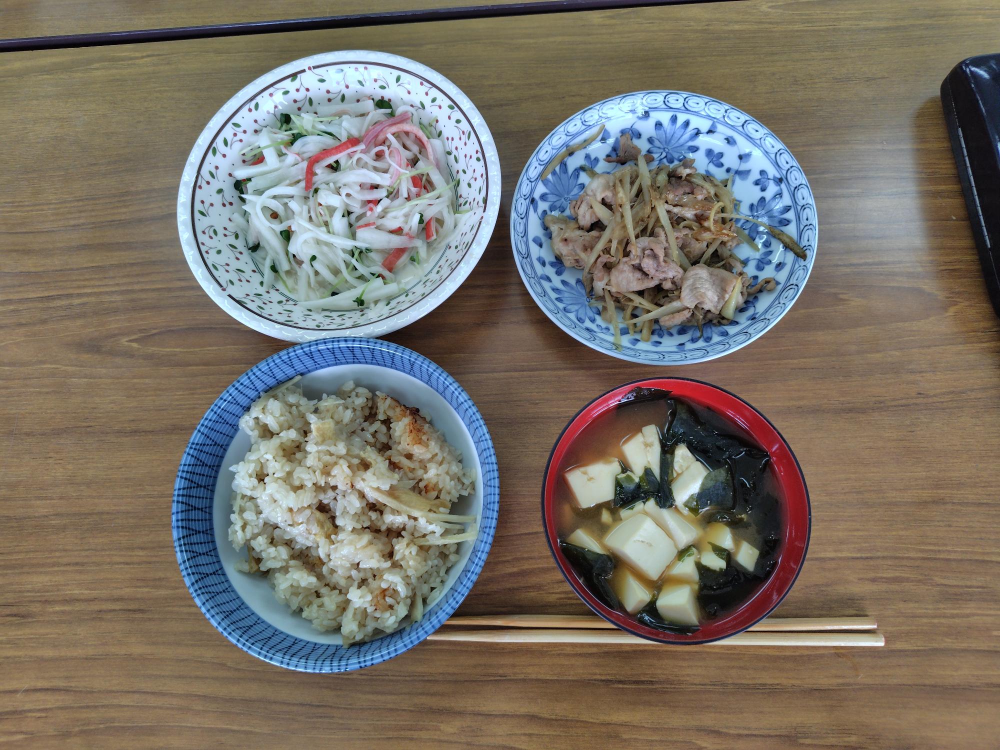 ベジ足し第5弾大根マヨサラダを含めた献立の写真