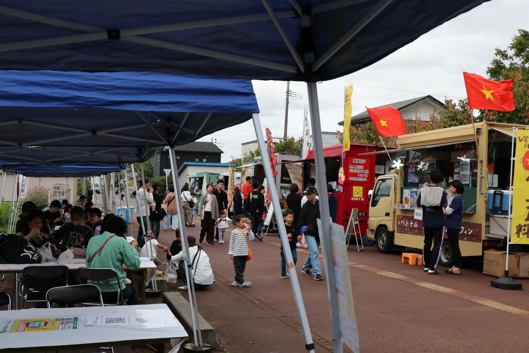 R7ツバメルシェwithだんだん市_04