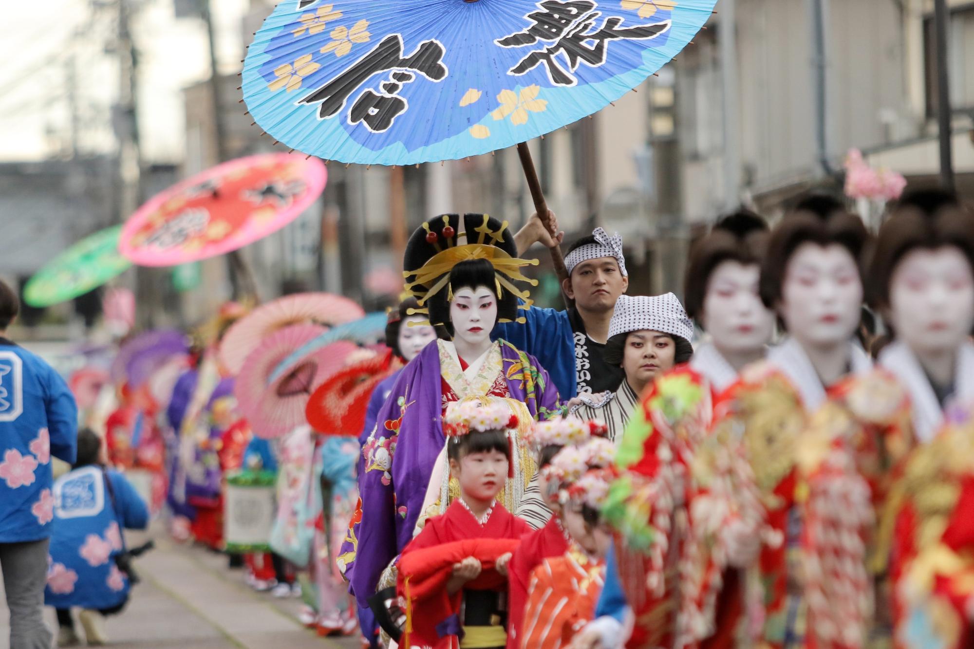 2025分水おいらん道中の様子4