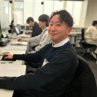 先輩職員インタビュー07