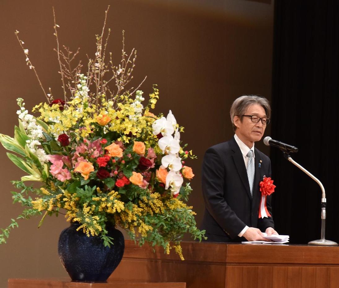 副知事が挨拶をしている様子