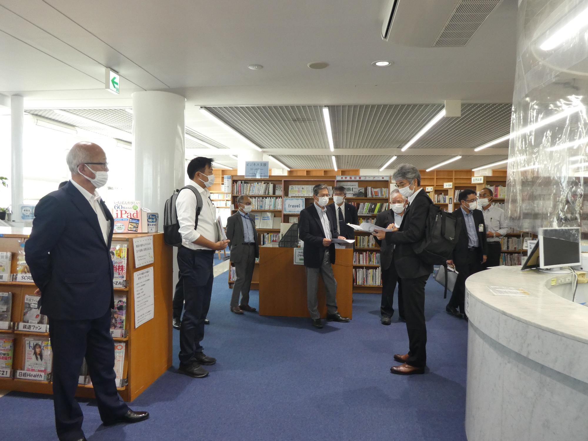 吉田図書館にて