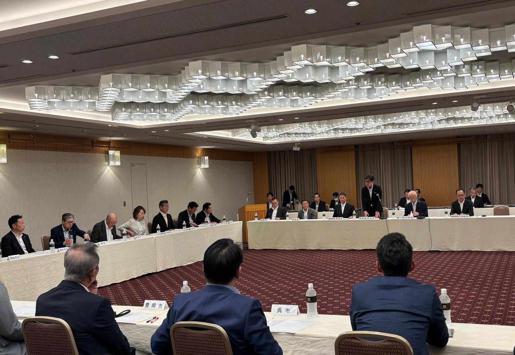特別委員会の様子