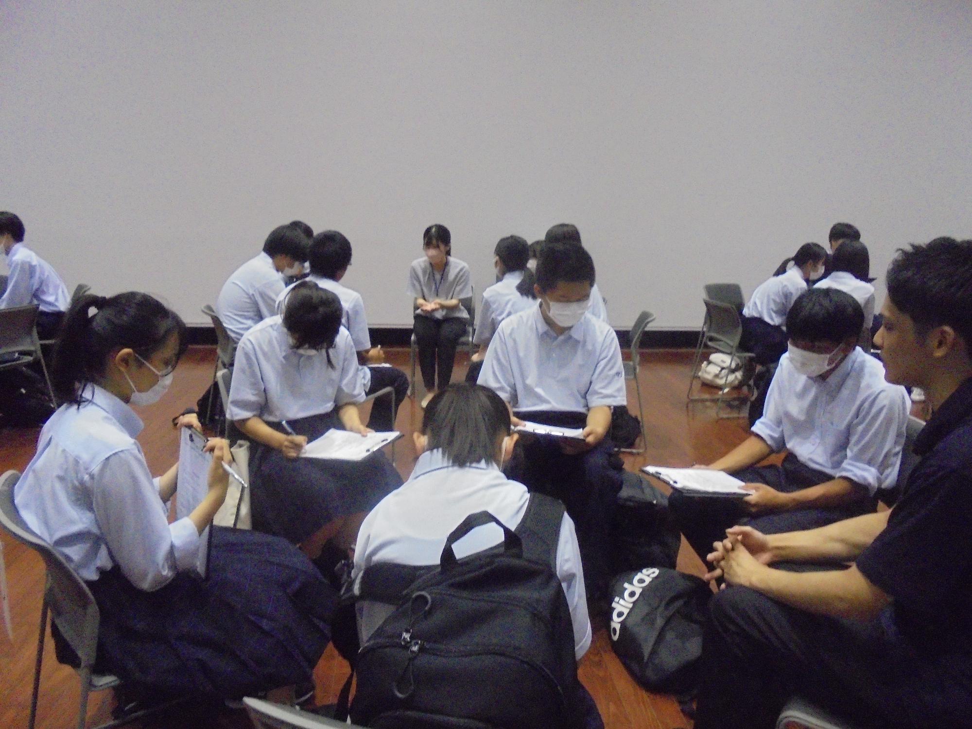 座談会の様子