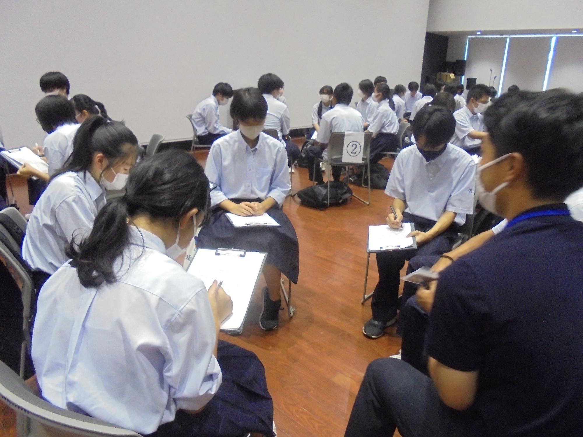 座談会の様子
