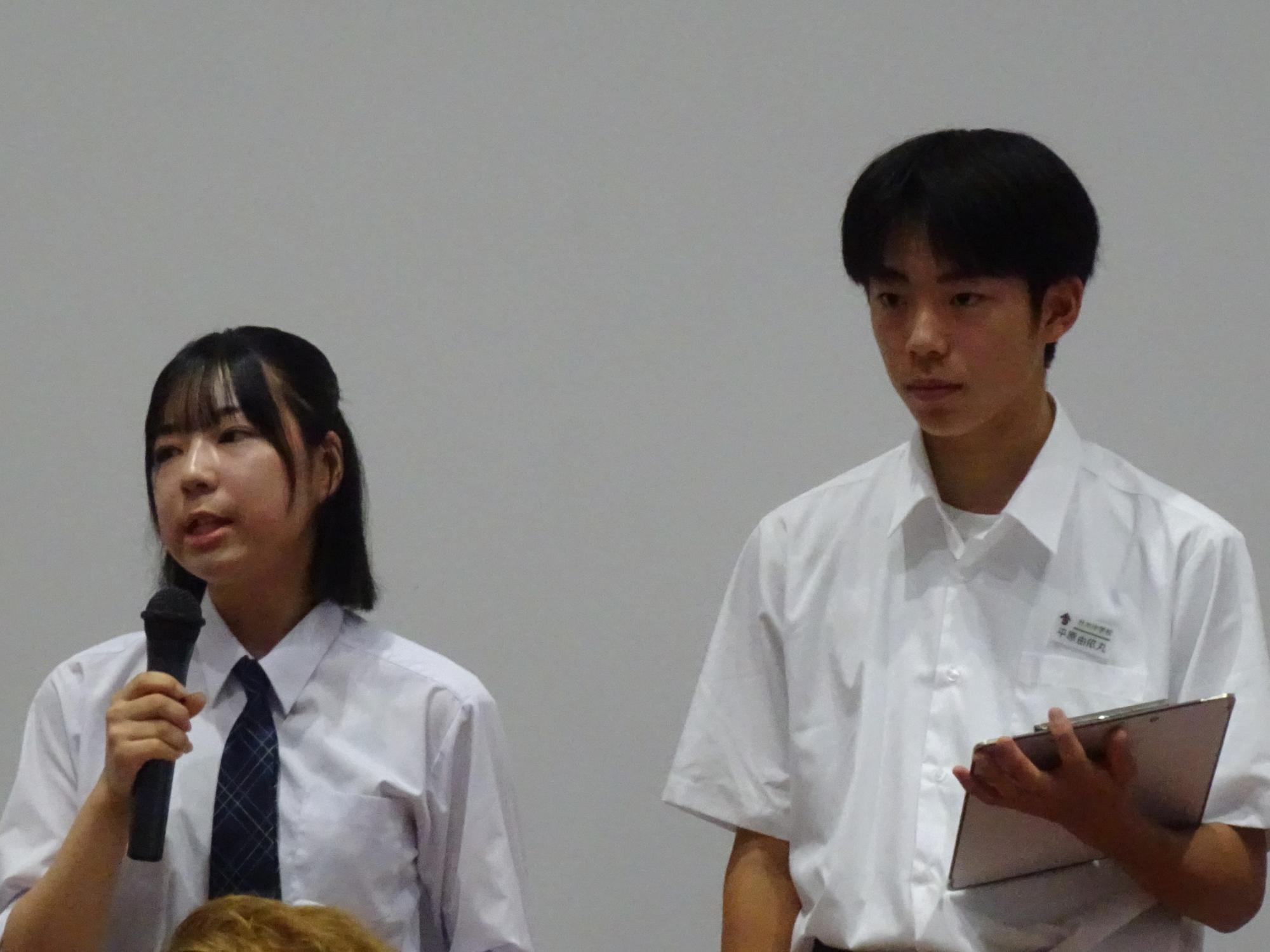 司会の様子