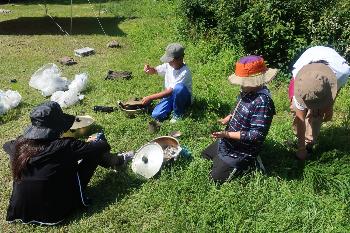 長善館学習塾キャンプで最終日の掃除をしている様子