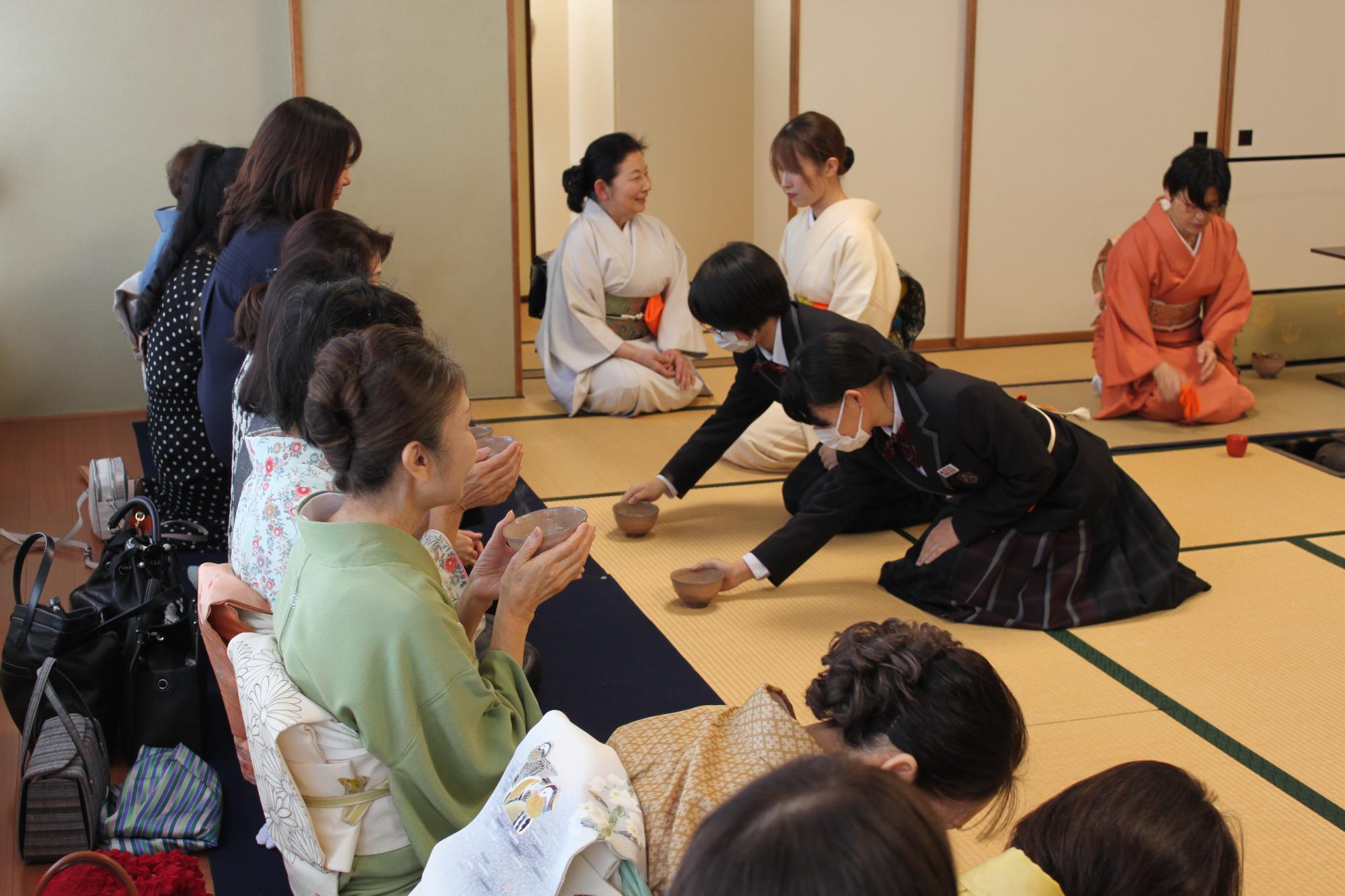 市民茶会の様子3
