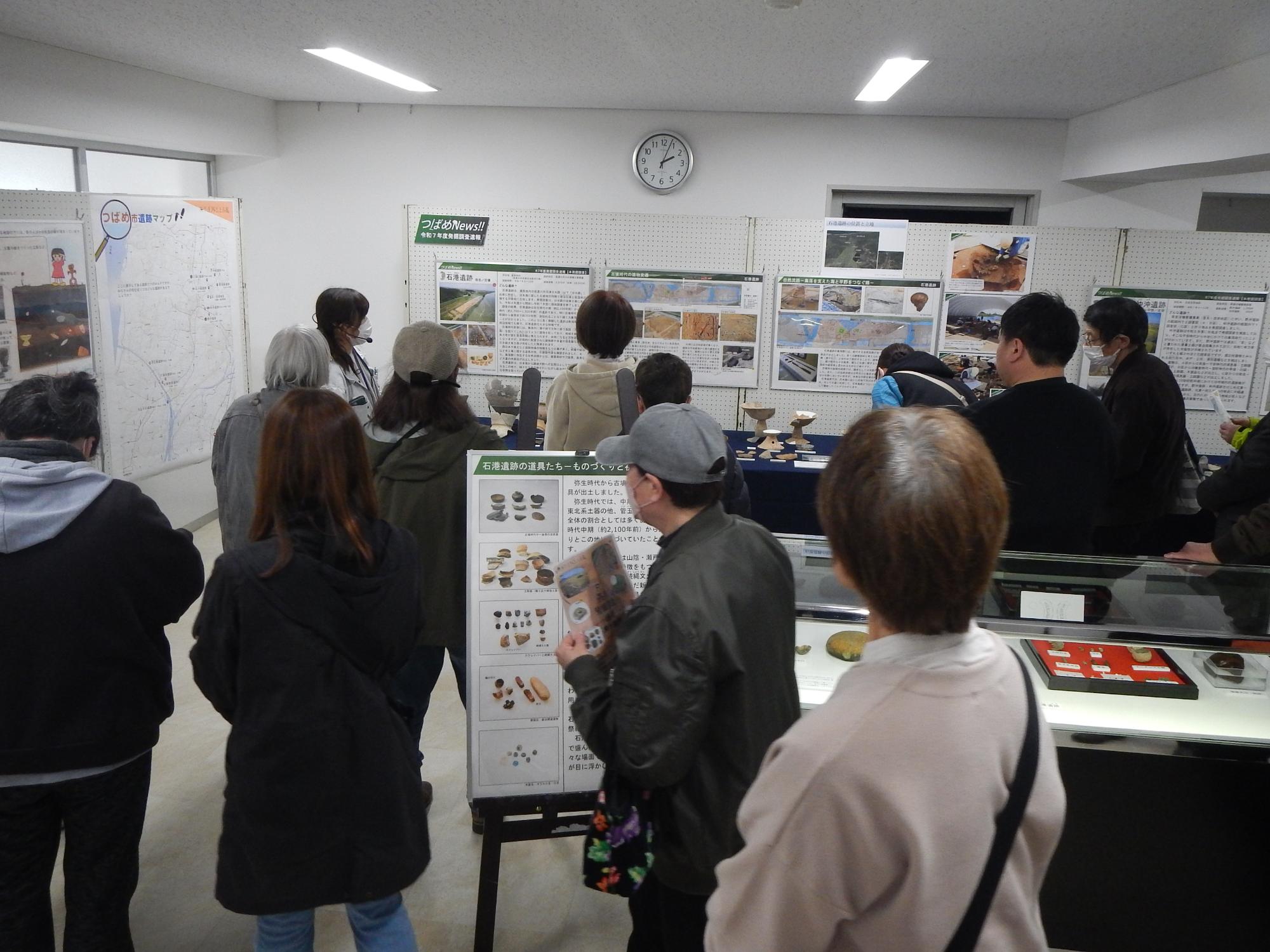 展示解説会の様子2