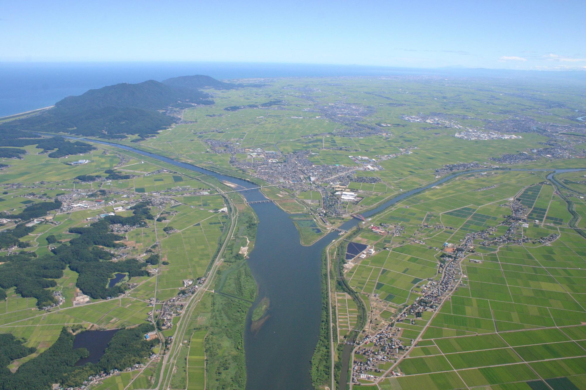 大河津分水全景