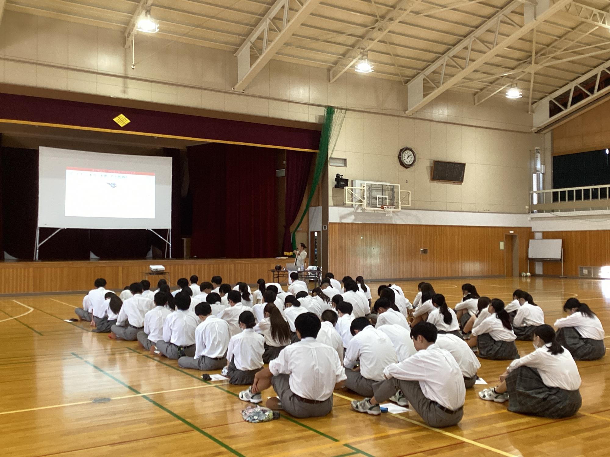 吉田高校でのセミナー写真