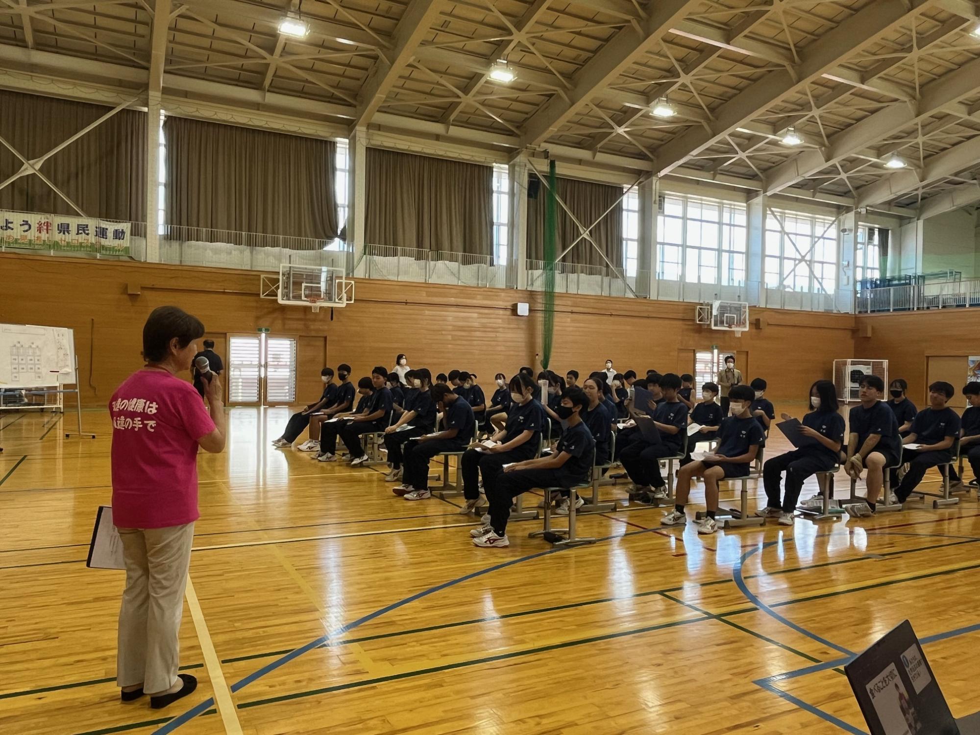 燕北中でのセミナー写真