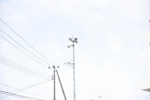 災害発生時に危険を知らせる為に設置された、吉田神田町の防災無線のサイレンの写真
