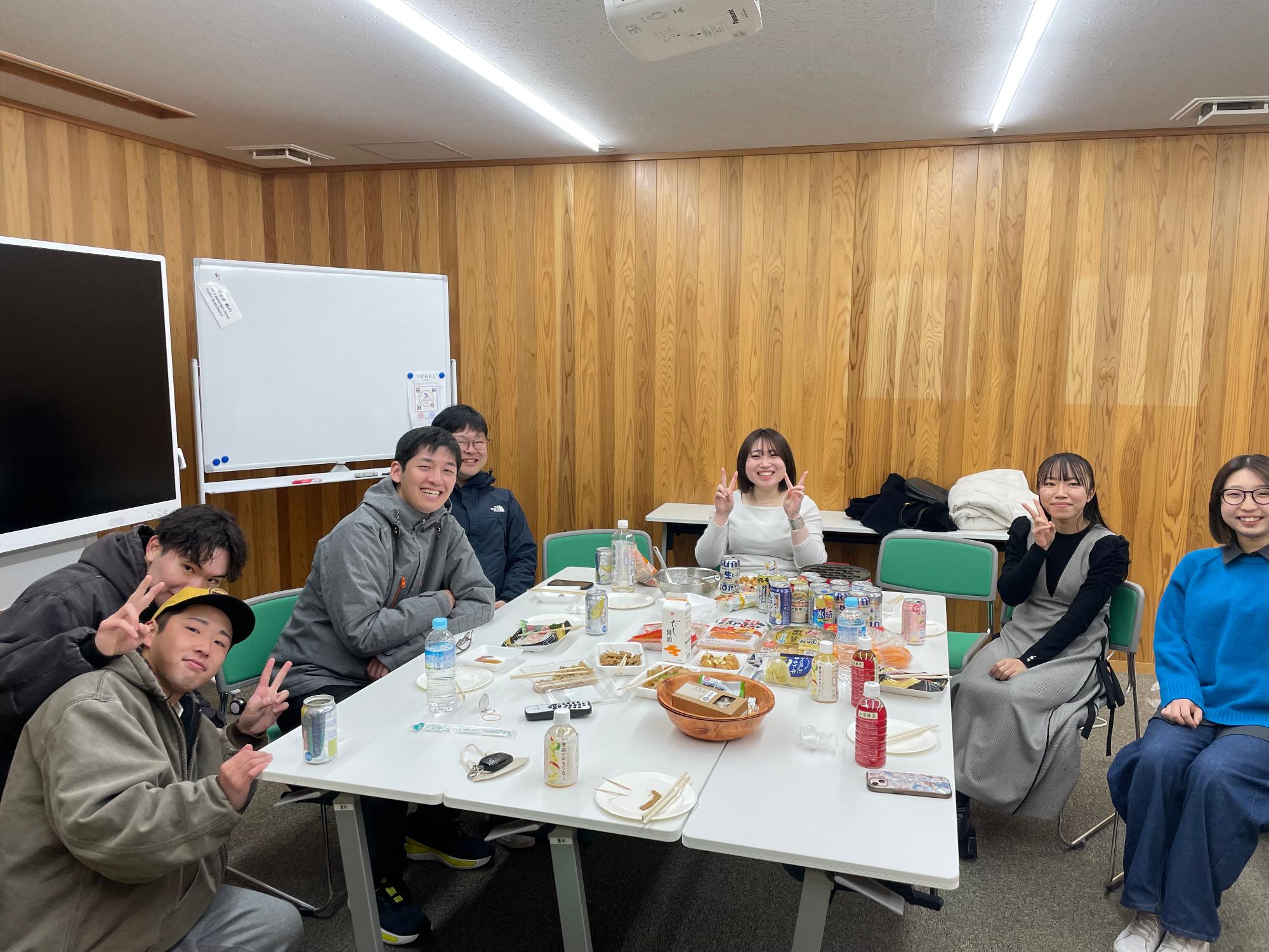 つばめいと新年会2025集合写真