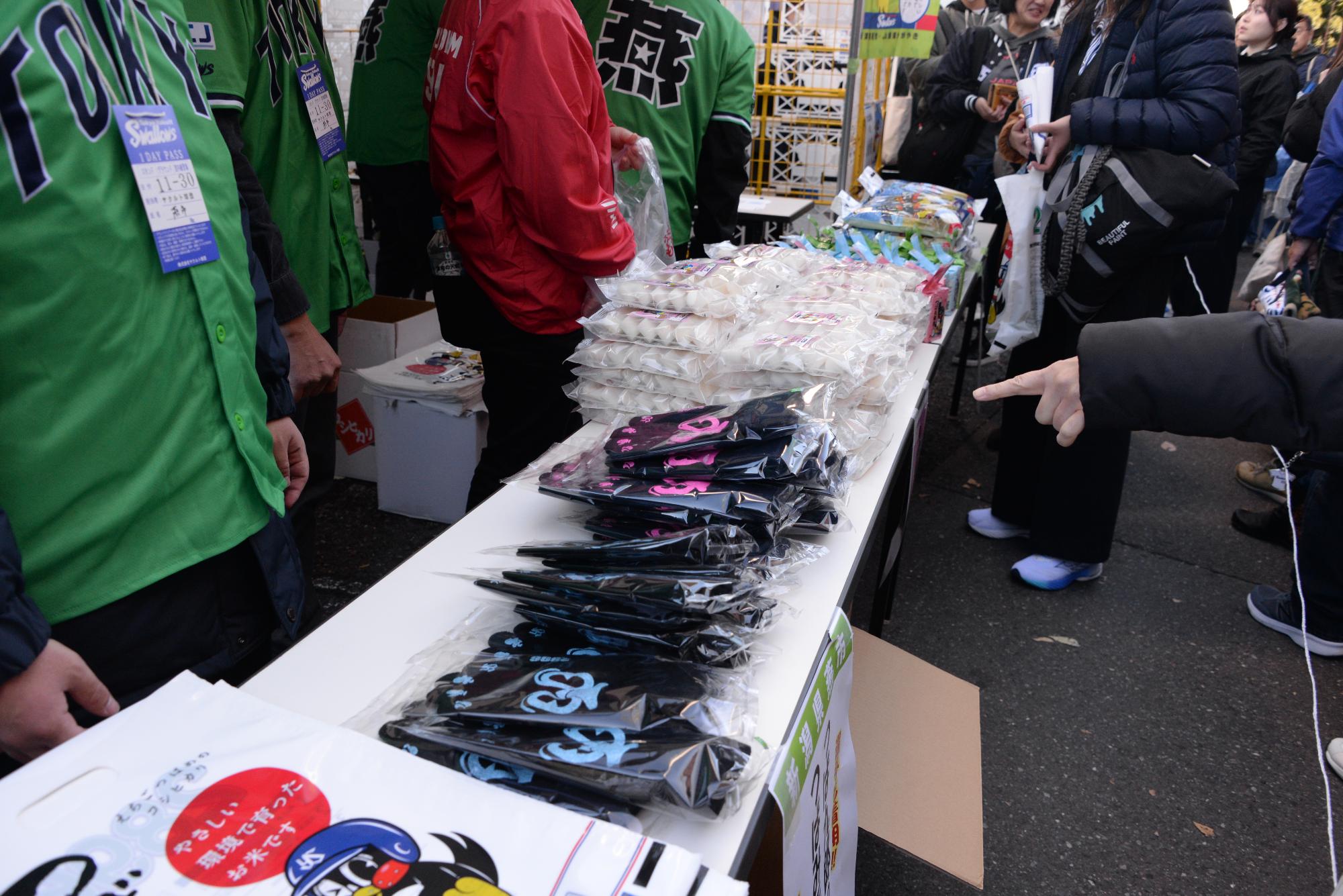 東京ヤクルトスワローズファン感謝デー燕市ブース